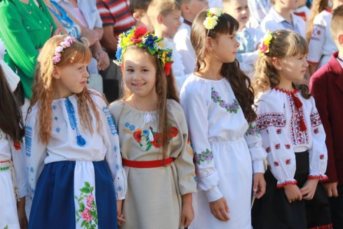Цьогоріч до львівських шкіл пішла рекордна кількість першачків за останні 10 років Цьогоріч до львівських шкіл пішла рекордна кількість першачків за останні 10 років