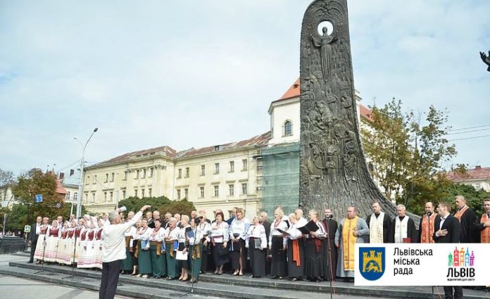 Біля пам’ятника Шевченку у Львові вшанували примусово виселених українців із території Закерзоння Біля пам’ятника Шевченку у Львові вшанували примусово виселених українців із території Закерзоння