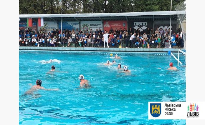 Садовий привітав переможців міжнародного турніру з водного поло Садовий привітав переможців міжнародного турніру з водного поло