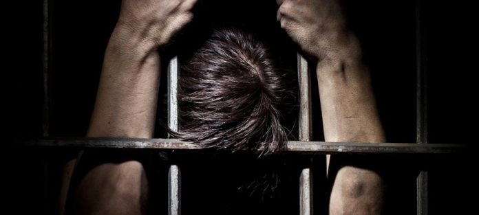 Грабіжнику, який напав на чоловіка і жорстоко побив його, загрожує до семи років ув’язнення Грабіжнику, який напав на чоловіка і жорстоко побив його, загрожує до семи років ув’язнення