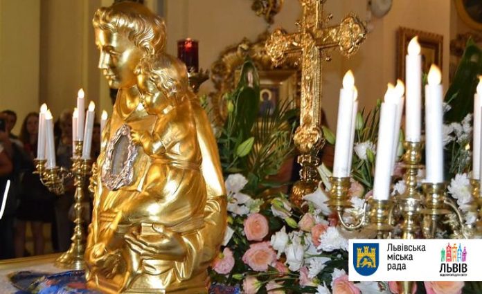 Вчора до Львова прибули мощі святого Антонія Падуанського Вчора до Львова прибули мощі святого Антонія Падуанського