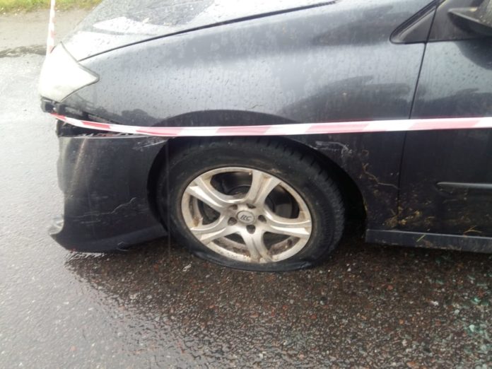 Через «Краківець» в Україну намагався прорватися автомобіль, позбивавши шлагбауми (фото) Через «Краківець» в Україну намагався прорватися автомобіль, позбивавши шлагбауми (фото)