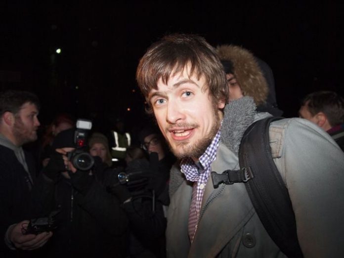 Учасник Pussy Riot після отруєння буде лікуватися у Німеччині Учасник Pussy Riot після отруєння буде лікуватися у Німеччині