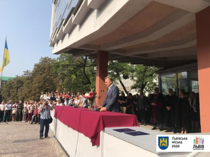 Першокурсниками Національного університету «Львівська Політехніка» стали 9 тисяч абітурієнтів Першокурсниками Національного університету «Львівська Політехніка» стали 9 тисяч абітурієнтів