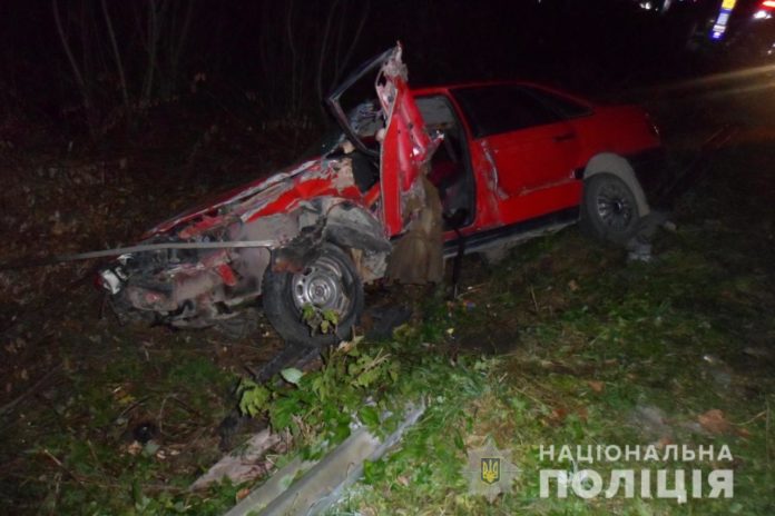 На Львівщині внаслідок зіткнення двох автомобілів та воза загинув водій (фото) На Львівщині внаслідок зіткнення двох автомобілів та воза загинув водій (фото)