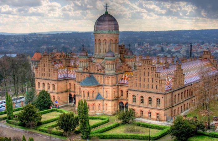12 найкрасивіших університетів України (фото) 12 найкрасивіших університетів України (фото)