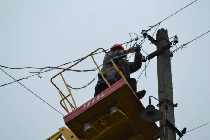 Через негоду 22 населені пункти на Львівщині досі без світла Через негоду 22 населені пункти на Львівщині досі без світла