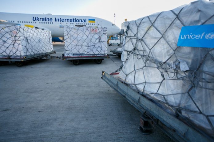 В Україну прибули 392 тисячі доз вакцин проти кору В Україну прибули 392 тисячі доз вакцин проти кору