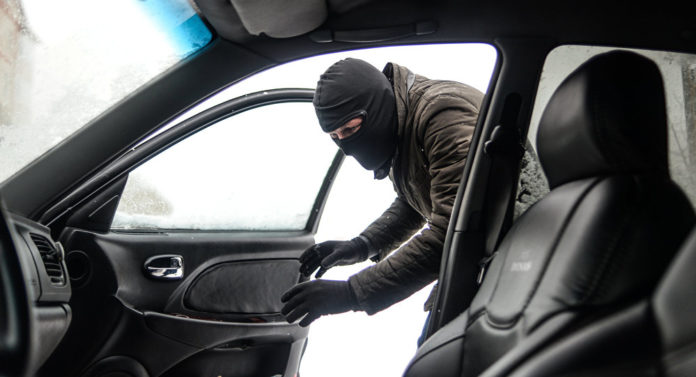 На Львівщині чоловік вкрав автомобіль лісника, а потім опинився у кюветі На Львівщині чоловік вкрав автомобіль лісника, а потім опинився у кюветі