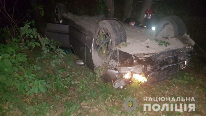 На Самбірщині внаслідок ДТП загинула жінка (фото) На Самбірщині внаслідок ДТП загинула жінка (фото)