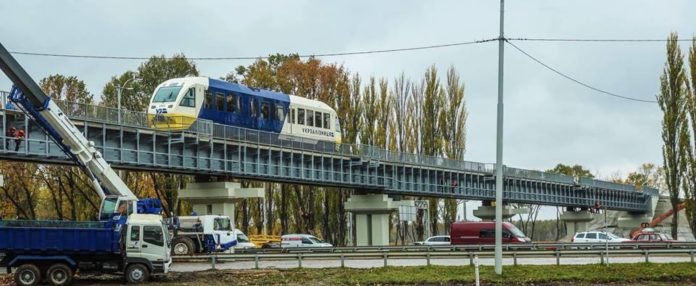 Вже у листопаді до аеропорту «Бориспіль» можна буде дістатися рейковим автобусом (фото) Вже у листопаді до аеропорту «Бориспіль» можна буде дістатися рейковим автобусом (фото)