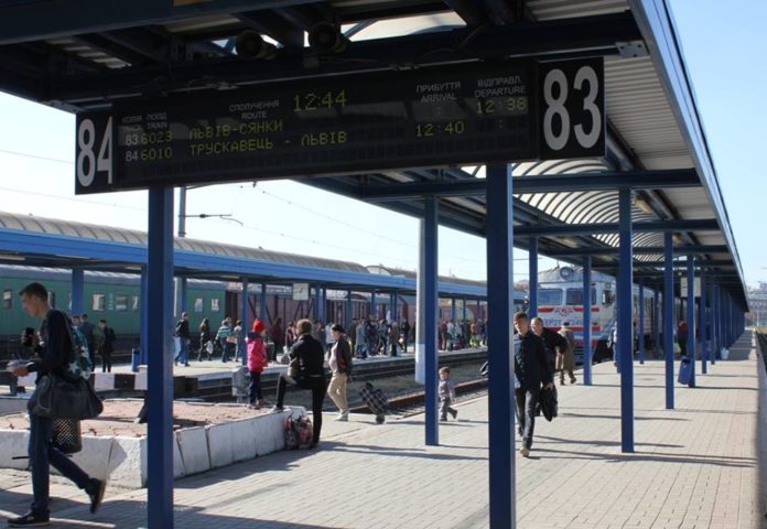 У зв’язку із переходом на зимовий час Львівська залізниця змінює графік руху поїздів У зв’язку із переходом на зимовий час Львівська залізниця змінює графік руху поїздів