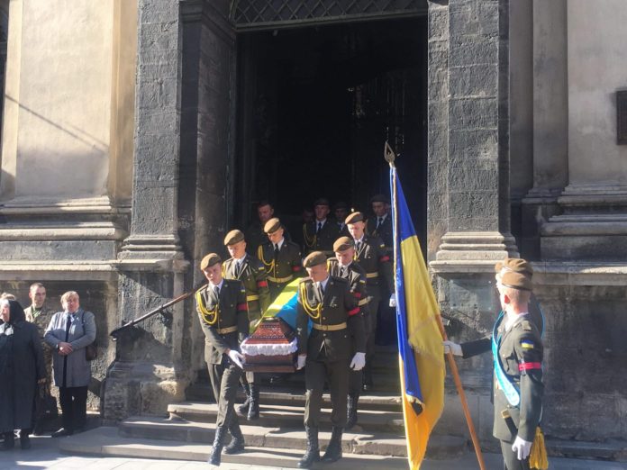 Як Львів прощається із загиблим бійцем АТО Юліаном Циганком (фото) Як Львів прощається із загиблим бійцем АТО Юліаном Циганком (фото)