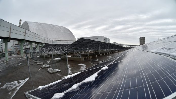 У Чорнобилі запрацювала сонячна електростанція (фото) У Чорнобилі запрацювала сонячна електростанція (фото)