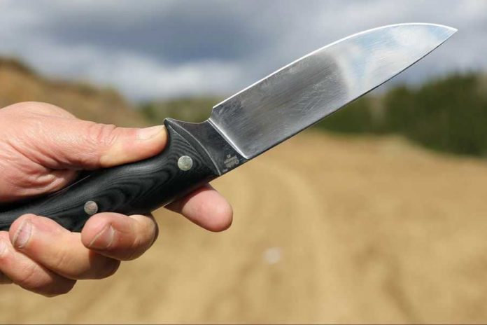 У Львові 21-річний хлопець смертельно поранив батька ножем У Львові 21-річний хлопець смертельно поранив батька ножем