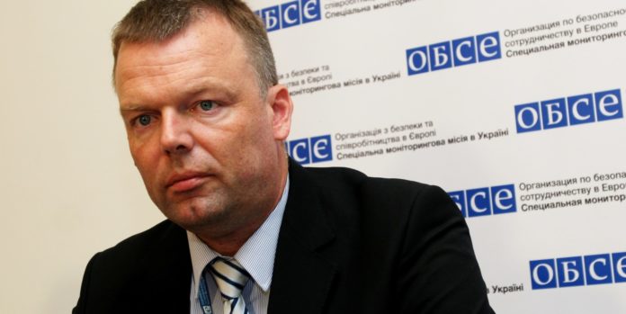 Хуг заявив, що його слова про відсутність доказів агресії РФ на Донбасі невірно інтерпретували Хуг заявив, що його слова про відсутність доказів агресії РФ на Донбасі невірно інтерпретували