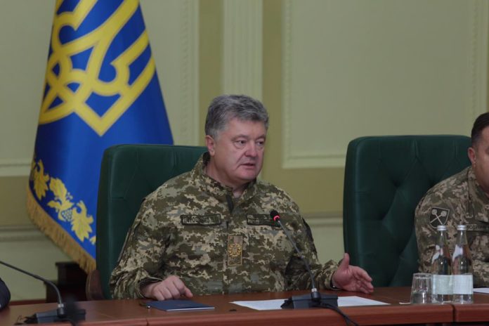 Порошенко розповів, звідки взяли гроші на побудову гуртожитків для військових на Львівщині (фото) Порошенко розповів, звідки взяли гроші на побудову гуртожитків для військових на Львівщині (фото)
