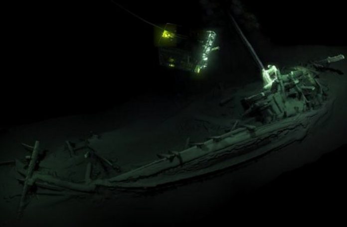 У Чорному морі знайшли найстаріший затонулий корабель в ідеальному стані (відео) У Чорному морі знайшли найстаріший затонулий корабель в ідеальному стані (відео)
