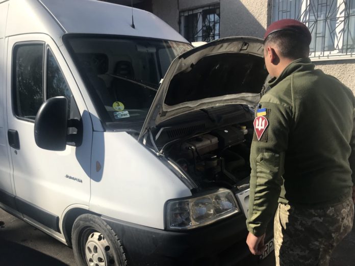 На Львівщині передали 18 конфіскованих автомобілів для потреб військових на сході (фото) На Львівщині передали 18 конфіскованих автомобілів для потреб військових на сході (фото)