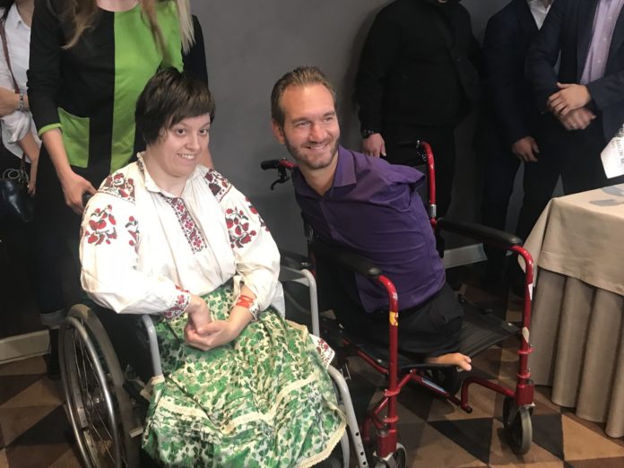 Відомий у всьому світі мотиватор Нік Вуйчич вперше приїхав до Львова (фото) Відомий у всьому світі мотиватор Нік Вуйчич вперше приїхав до Львова (фото)