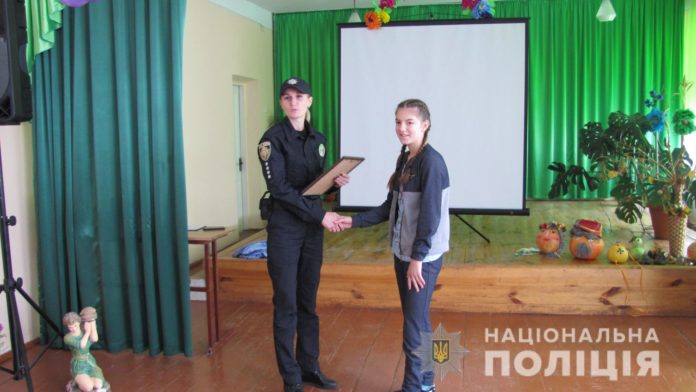 У Радехові школярка допомогла поліцейським в розкритті злочину У Радехові школярка допомогла поліцейським в розкритті злочину