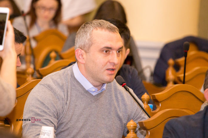 Депутат вимагає порахувати, скільки часу Садовий проводить на роботі Депутат вимагає порахувати, скільки часу Садовий проводить на роботі
