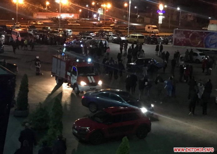 В Житомирі горів торгово-розважальний центр В Житомирі горів торгово-розважальний центр