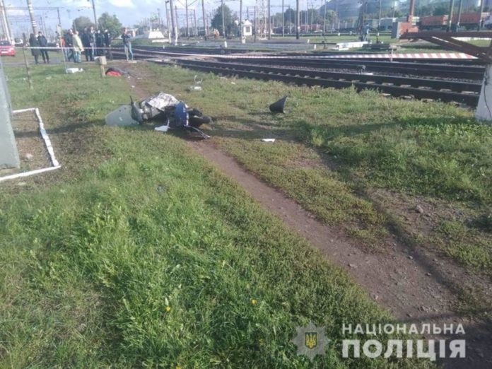 На Київщині швидкісний потяг переїхав жінку на мопеді На Київщині швидкісний потяг переїхав жінку на мопеді