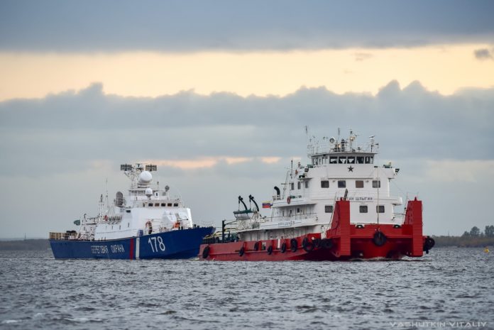 В Азовське море зайшли два військові кораблі РФ В Азовське море зайшли два військові кораблі РФ