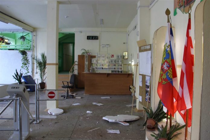 З’явилися фото коледжу в Керчі після стрілянини і вибуху З’явилися фото коледжу в Керчі після стрілянини і вибуху