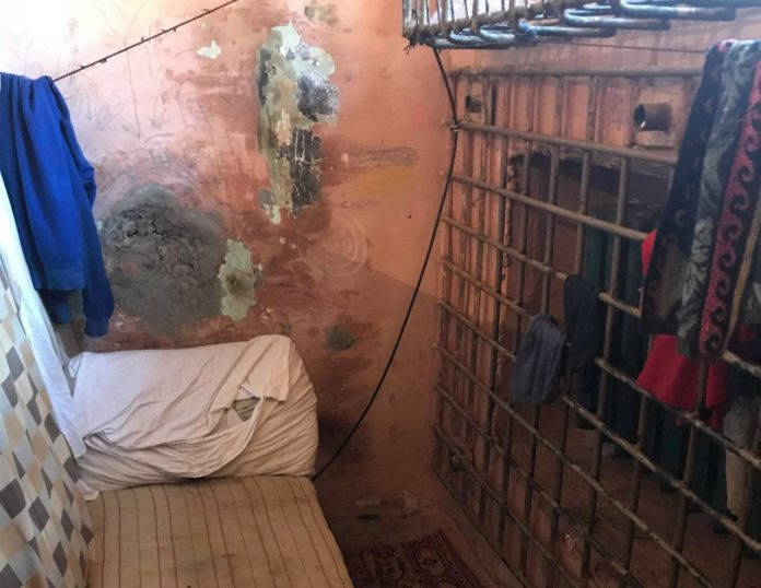 В уповноваженого з прав людини показали, у яких умовах живуть львівські в’язні (фото) В уповноваженого з прав людини показали, у яких умовах живуть львівські в’язні (фото)