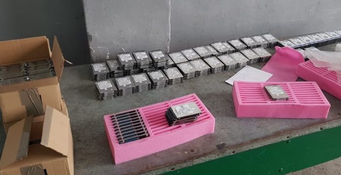 На Львівщині митники вилучили комп’ютерних деталей на 230 тисяч (фото) На Львівщині митники вилучили комп’ютерних деталей на 230 тисяч (фото)
