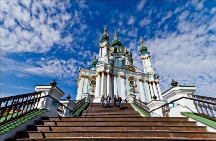 Порошенко підписав закон про передачу Андріївської церкви Константинополю Порошенко підписав закон про передачу Андріївської церкви Константинополю