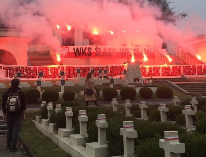 Ганущин звернувся до правоохоронців щодо акції польських ультрас на Цвинтарі орлят Ганущин звернувся до правоохоронців щодо акції польських ультрас на Цвинтарі орлят
