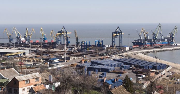 Росія заблокувала українські порти на Азовському морі — Мінінфраструктури Росія заблокувала українські порти на Азовському морі — Мінінфраструктури