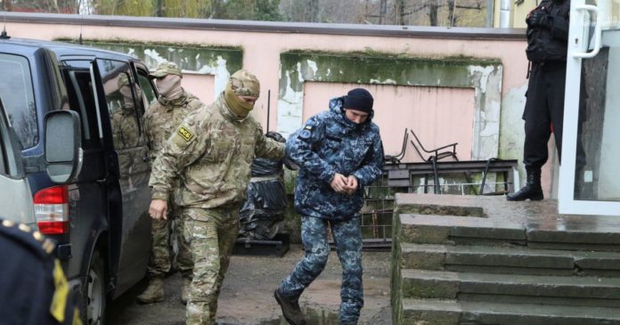 Українські моряки у Керченській протоці зазнали 6 видів нападу з боку РФ Українські моряки у Керченській протоці зазнали 6 видів нападу з боку РФ