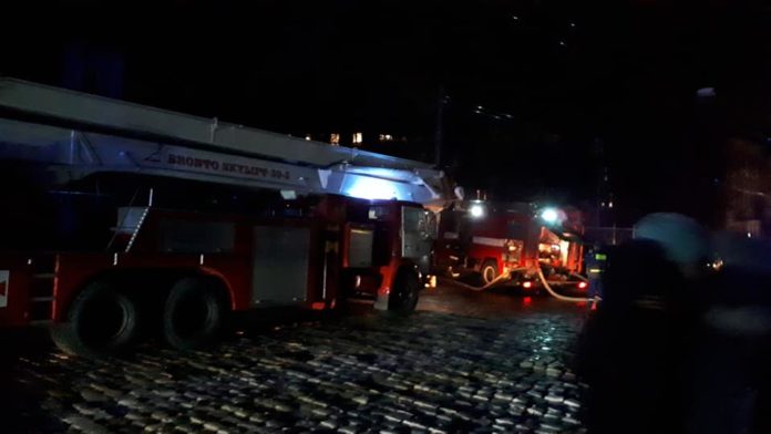 У Львові горів головний офіс одного з найбільших банків України (фото) У Львові горів головний офіс одного з найбільших банків України (фото)