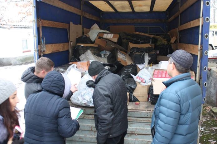На Львівщині спалили 37 тисяч пачок контрабандних цигарок (фото) На Львівщині спалили 37 тисяч пачок контрабандних цигарок (фото)