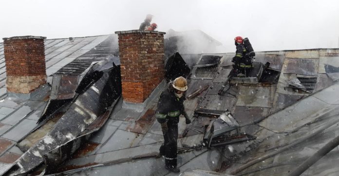 Пожежу у Львівській обласній лікарні ліквідували (фото) Пожежу у Львівській обласній лікарні ліквідували (фото)