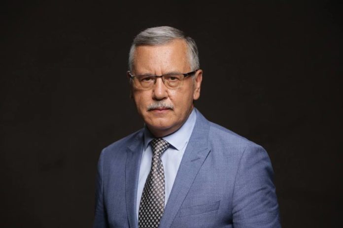 Сподіваюся, лише оголошенням воєнного стану засідання РНБО не обмежиться, – Гриценко Сподіваюся, лише оголошенням воєнного стану засідання РНБО не обмежиться, – Гриценко