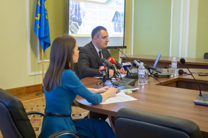 Ганущин про третій рік роботи та львівські десантники в об’єктиві Дивись.info. Головне за день Ганущин про третій рік роботи та львівські десантники в об’єктиві Дивись.info. Головне за день