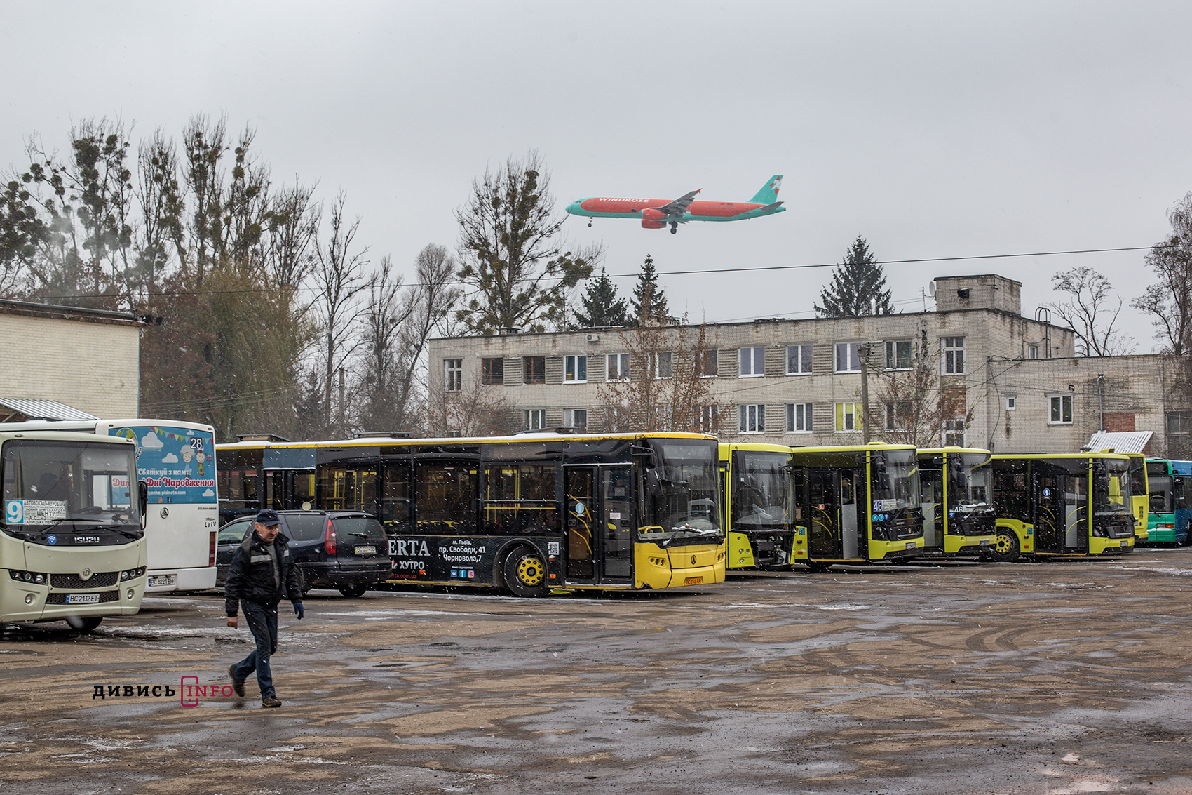 До Львова привезли п'ять нових автобусів «Електрон» (фото) - 6