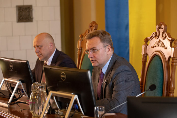 Центру Довженка «докинули» з бюджету 4 мільйони гривень Центру Довженка «докинули» з бюджету 4 мільйони гривень