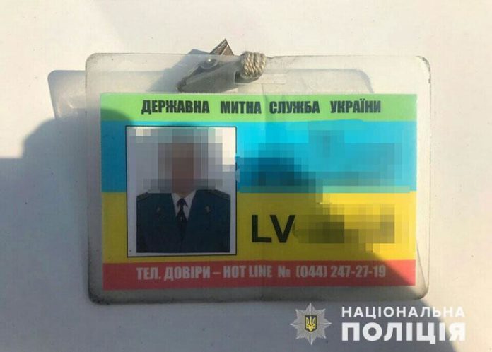 Справу митника, який сприяв незаконному ввезенню автомобілів, передали до суду Справу митника, який сприяв незаконному ввезенню автомобілів, передали до суду