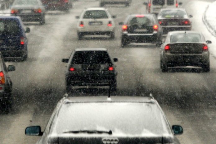 Основні дороги засніжені в чотирьох областях — МВС Основні дороги засніжені в чотирьох областях — МВС