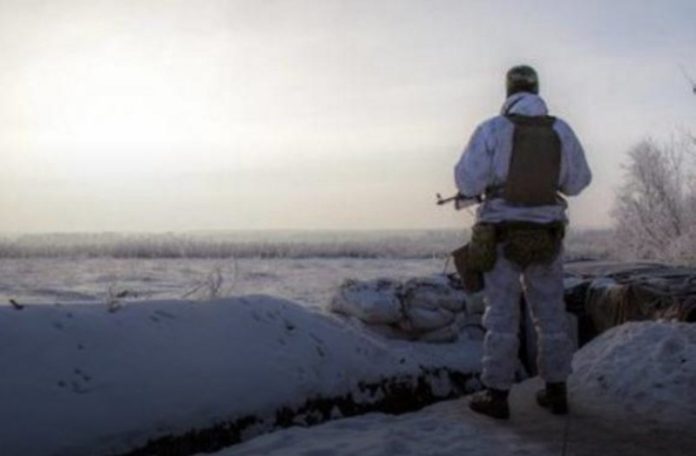 Міноборони: військовий загинув, ще один — поранений через обстріли на Донбасі Міноборони: військовий загинув, ще один — поранений через обстріли на Донбасі