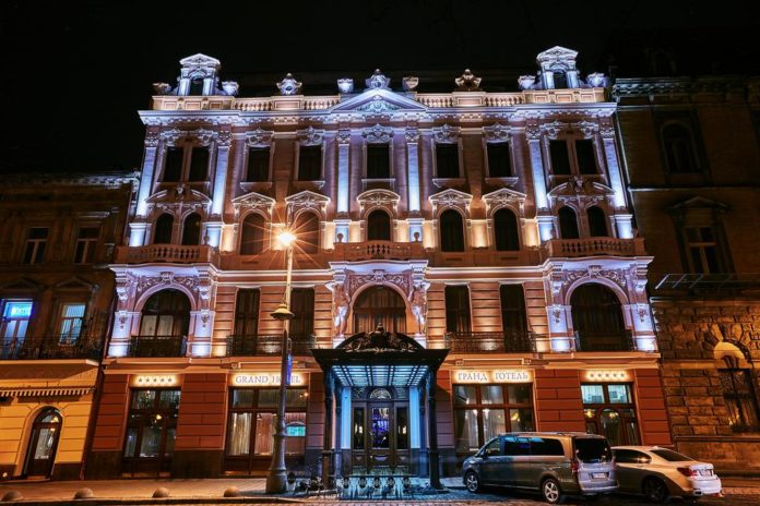 АМКУ хоче позбавити готель у центрі «Львова» п’яти зірок