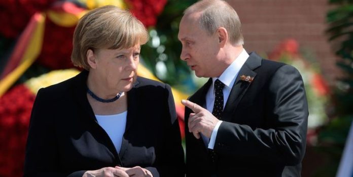Меркель закликала Путіна звільнити українських моряків Меркель закликала Путіна звільнити українських моряків