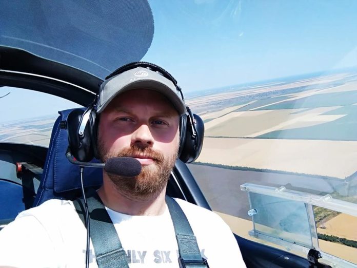 Як художник не може написати дві однакові картини, так і не можна виконати дві однакові посадки, – пілот Іван Мічковський Як художник не може написати дві однакові картини, так і не можна виконати дві однакові посадки, – пілот Іван Мічковський