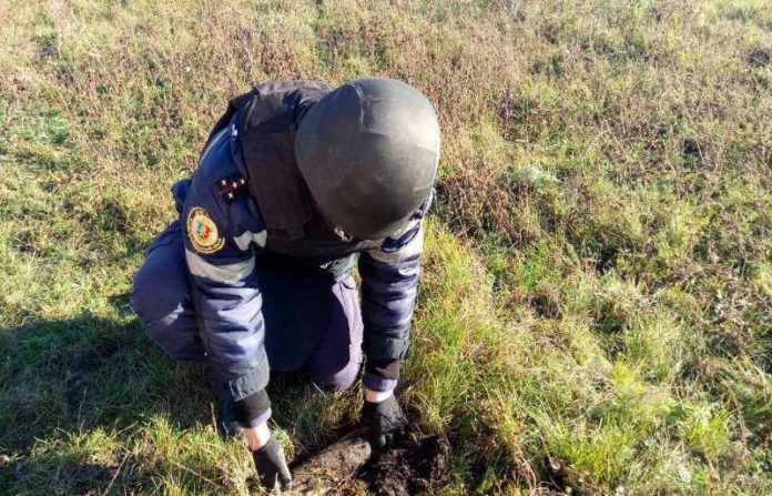 У Жовкві в міському парку знайшли боєприпас часів ІІ Світової війни У Жовкві в міському парку знайшли боєприпас часів ІІ Світової війни